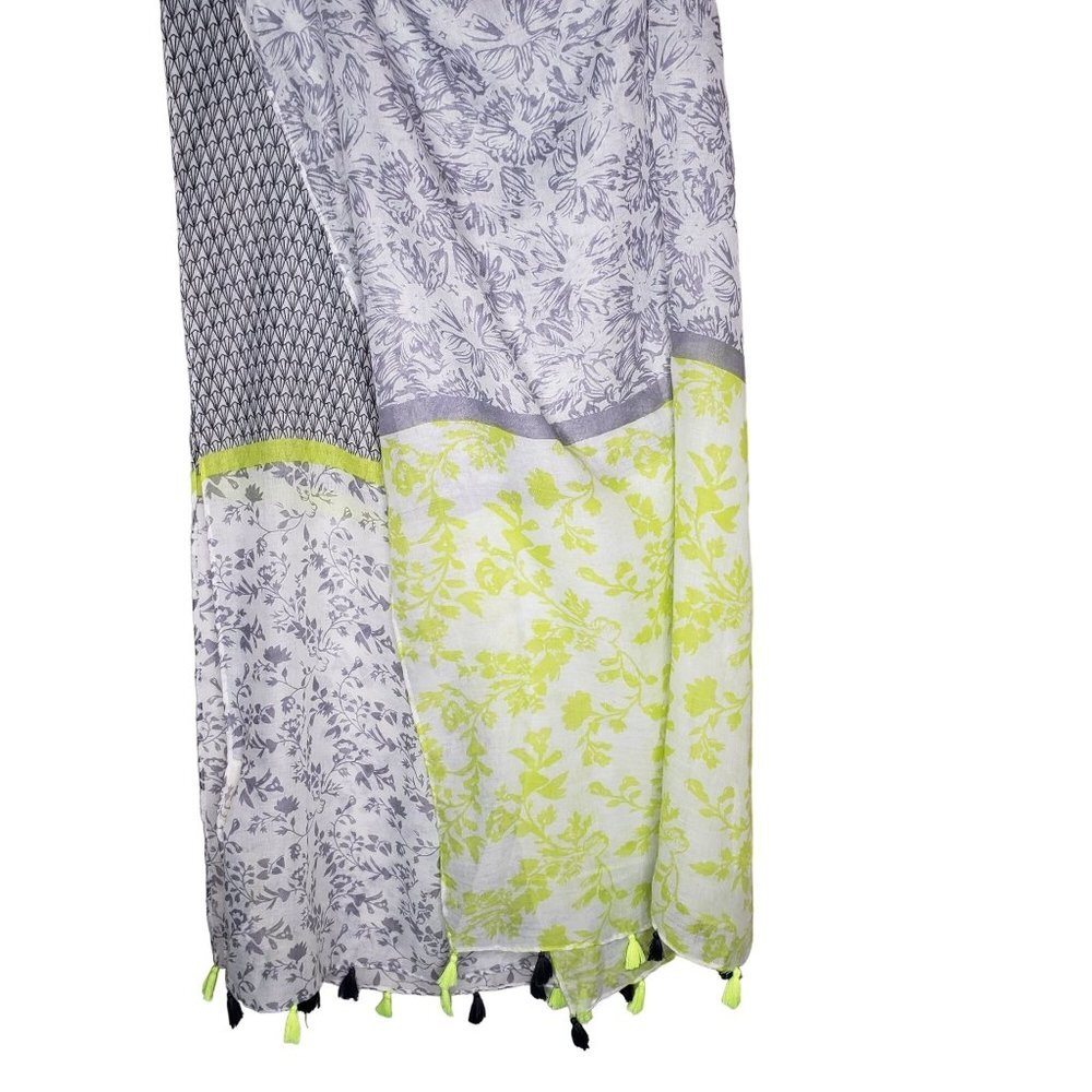 Bay Sky Scarf  NWT Tassels Pattern Blocked Gray White and Chartreuse Polyester
